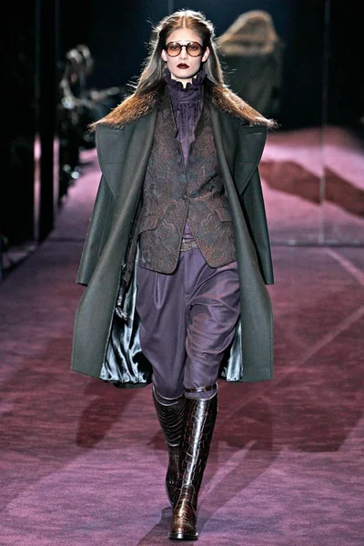 Look 18